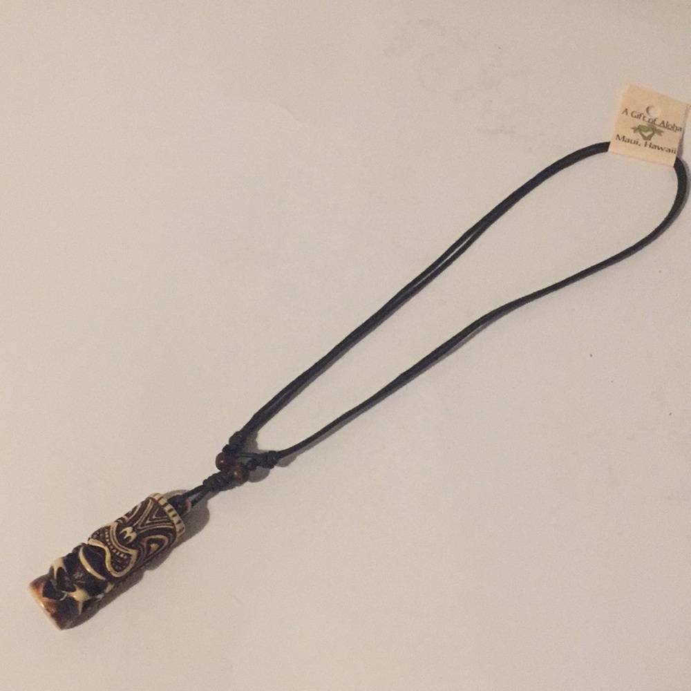 A gift Aloha Maui haiwaii necklace